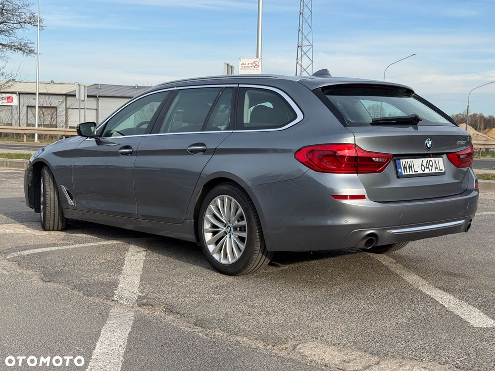 BMW Seria 5 530i Luxury Line - 12