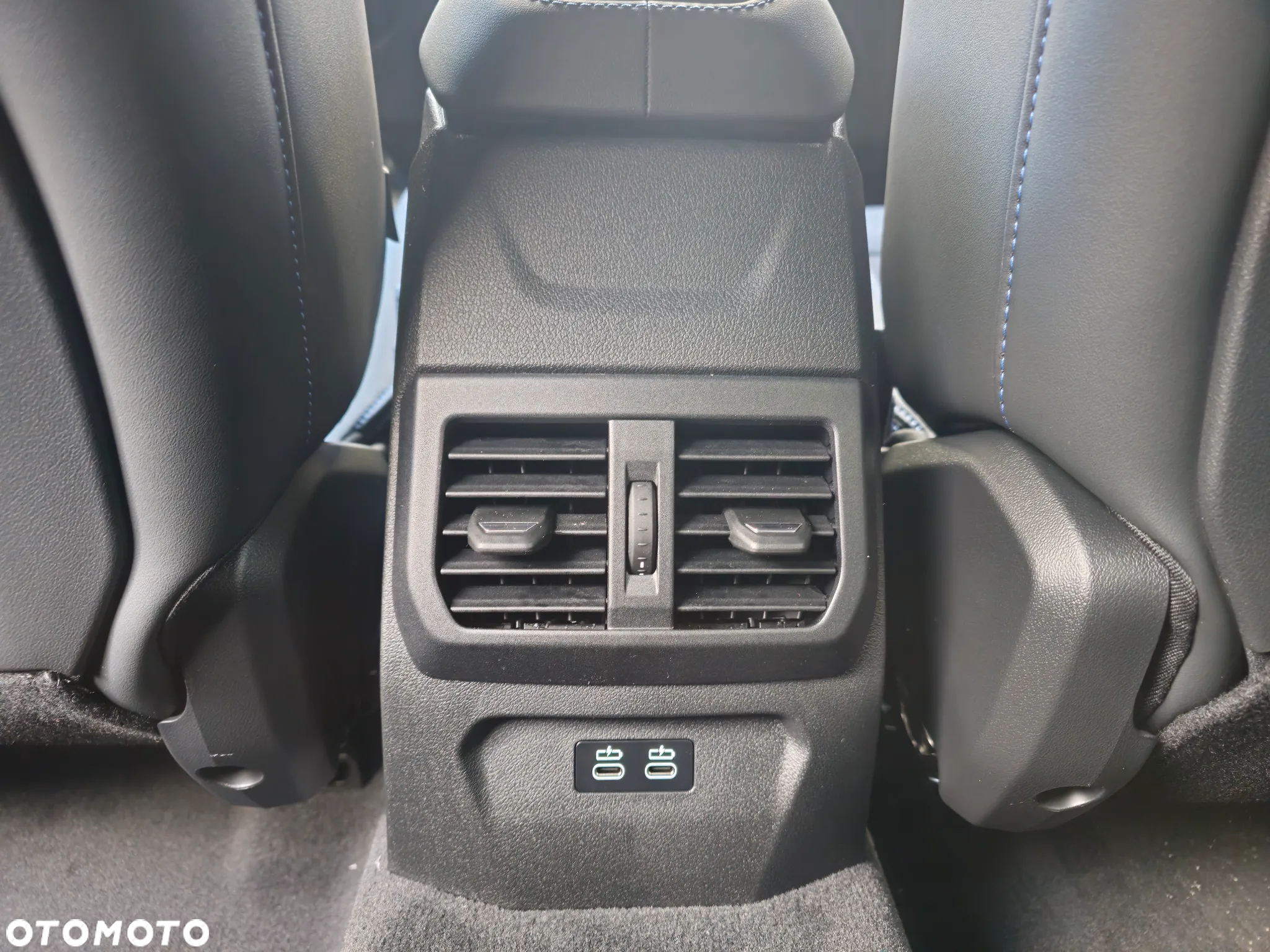 BMW Seria 1 120i - 29