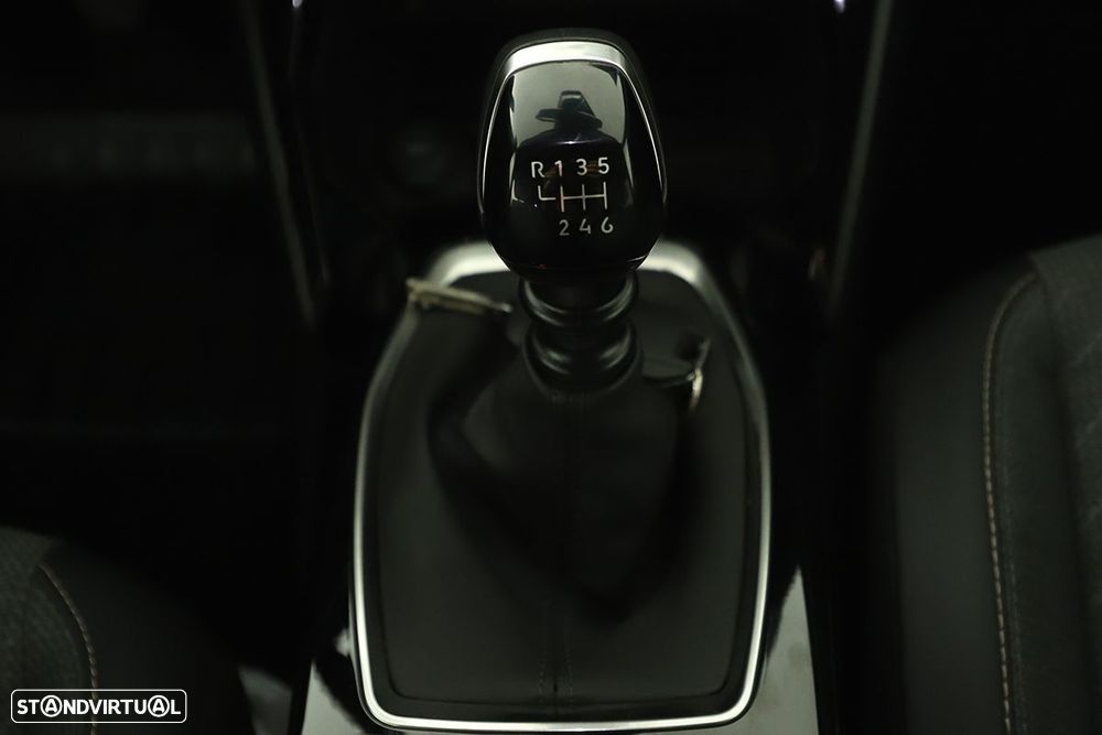 Peugeot 2008 1.2 PureTech Allure - 15