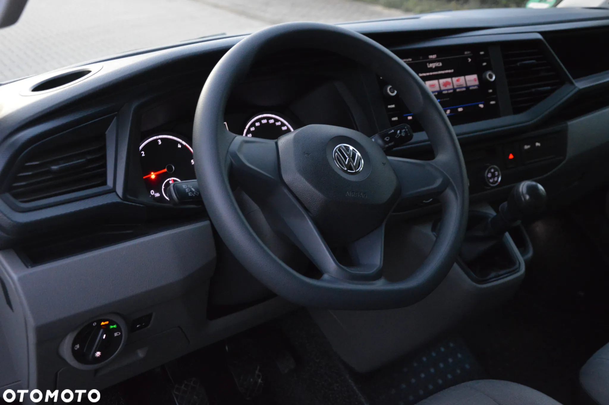 Volkswagen TRANSPORTER T6.1 - 10