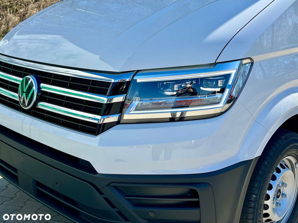 Volkswagen Grand California 600 silnik: 2,0 l TDI EU6 SCR BlueMotion Technology 130 kW skrzynia biegów: Przedni napęd automatyczna 8-biegowa rozstaw osi: 3640 mm - 4