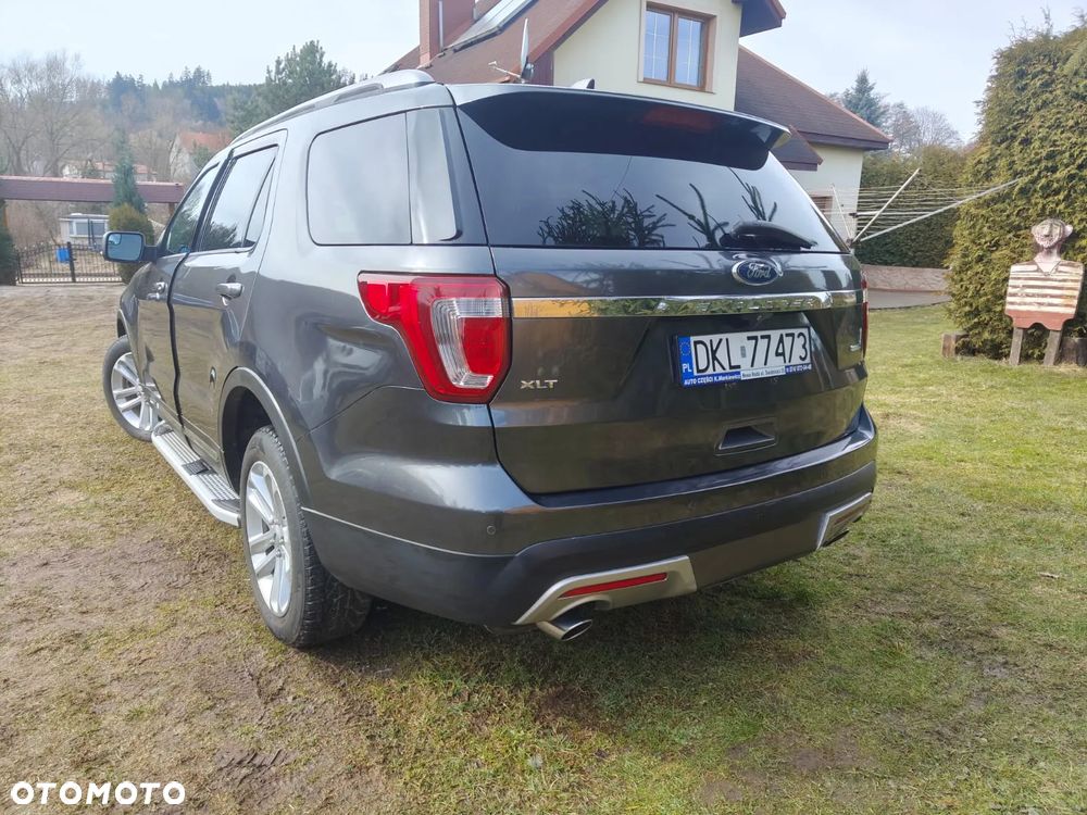 Ford Explorer - 5