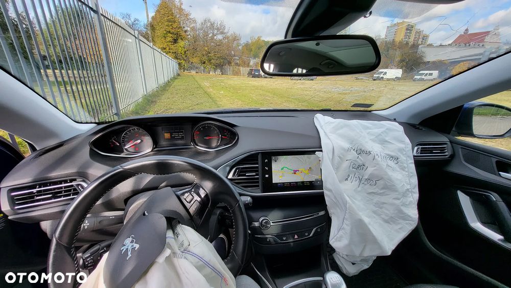 Peugeot 308 1.2 PureTech Allure S&S - 20