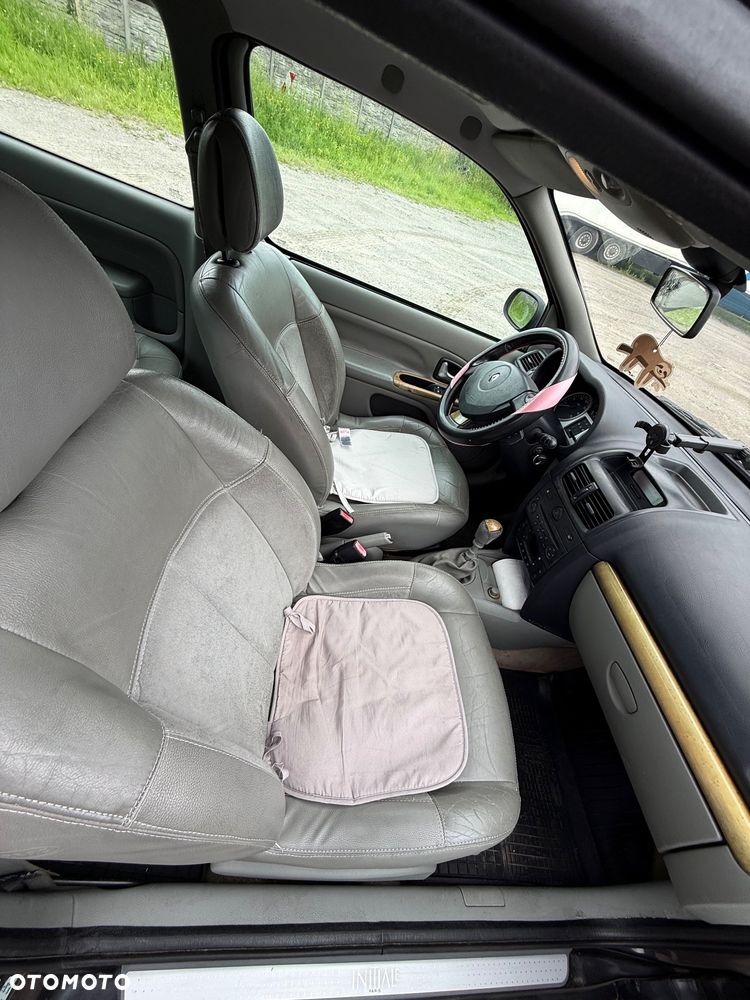 Renault Clio 1.4 16V Initiale - 6