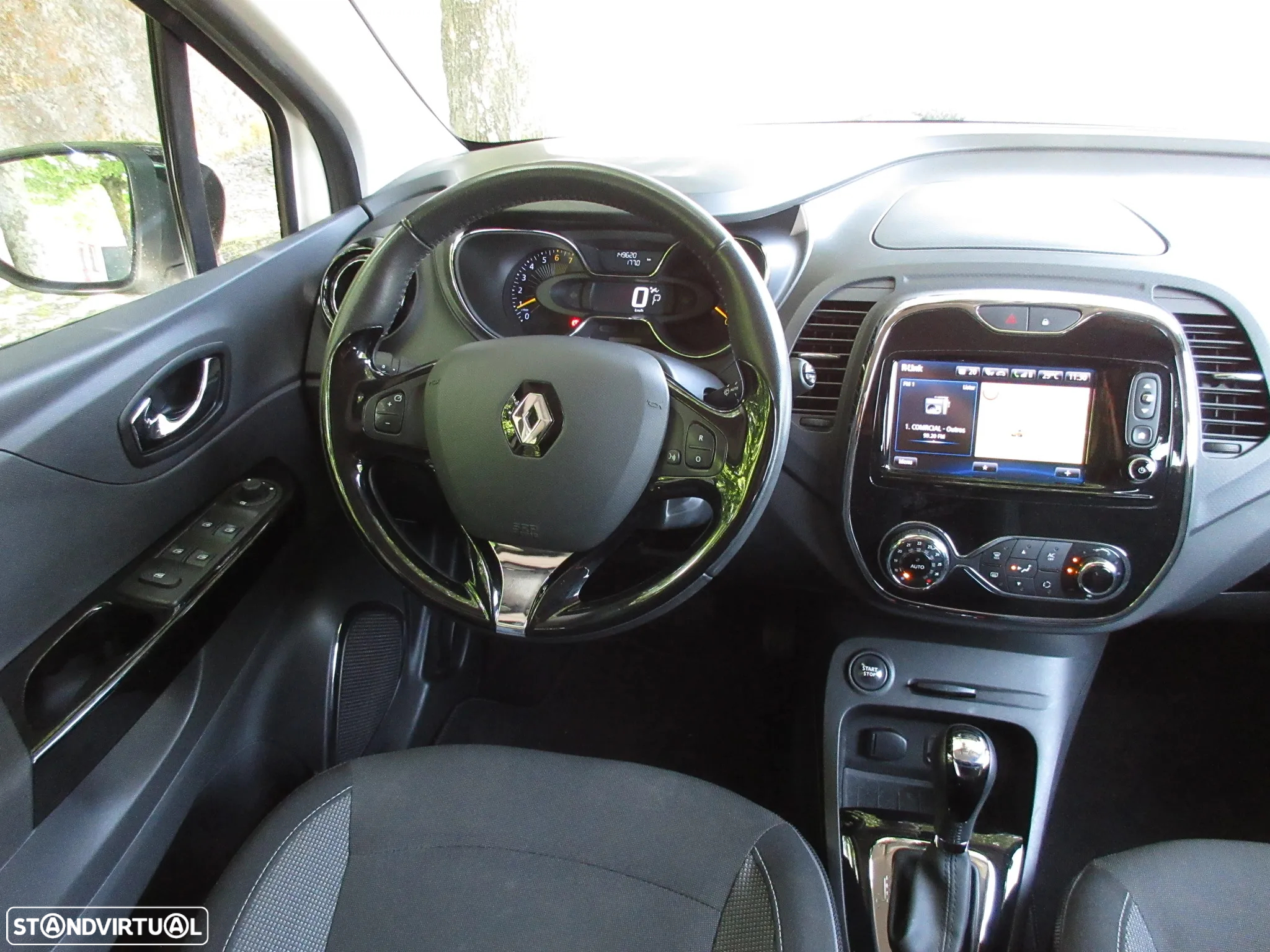 Renault Captur 1.2 TCe Exclusive EDC - 28