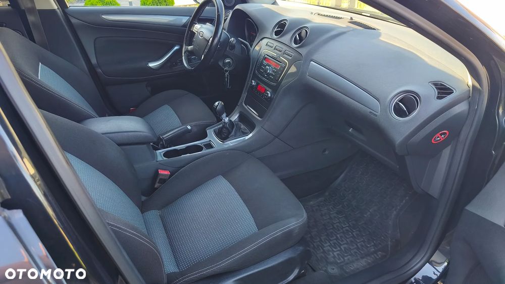 Ford Mondeo 2.0 TDCi Ambiente - 12