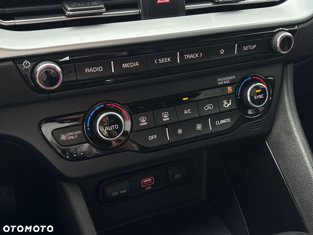 Kia Niro 1.6 GDI Hybrid L - 24