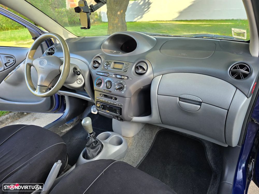 Toyota Yaris 1.0 Base - 13