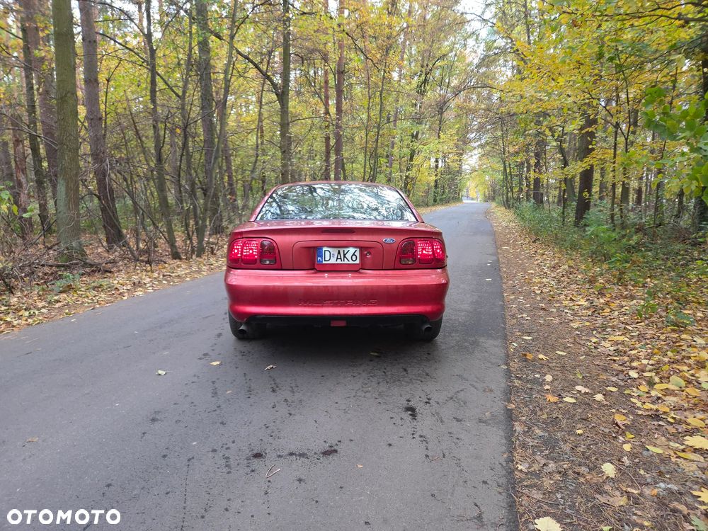 Ford Mustang - 7