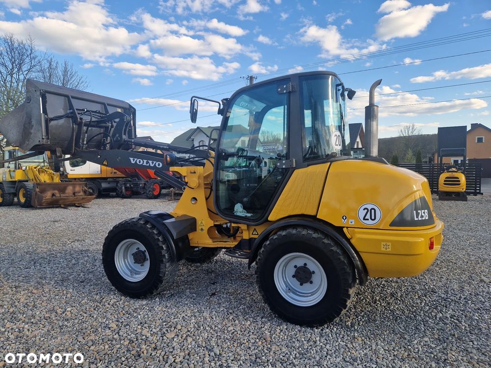 Volvo L25B-P - 7