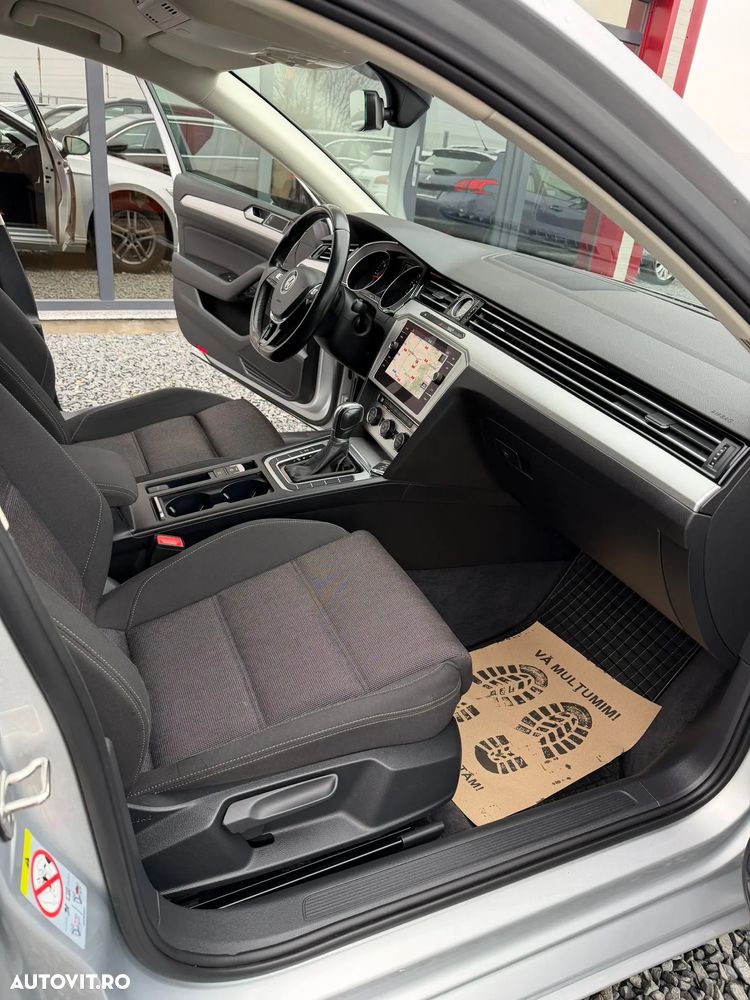 Volkswagen Passat Variant 1.6 TDI SCR DSG Comfortline - 10