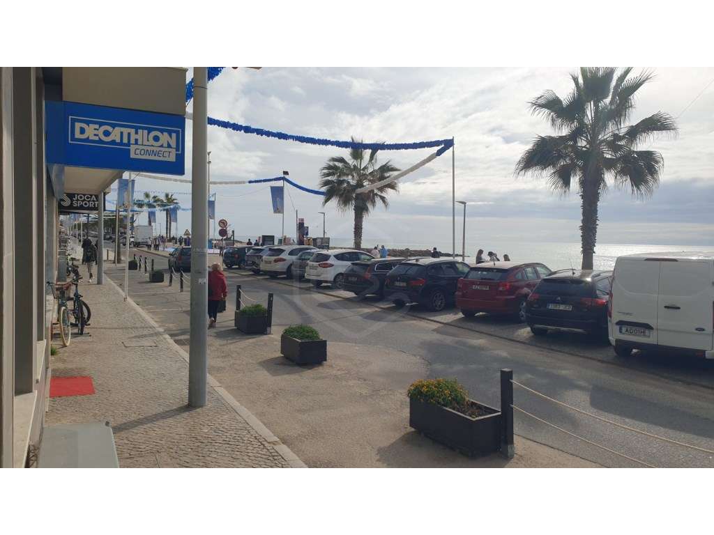 Loja rés-do-chão com duas frentes na primeira linha da Praia da Qua... - Grande imagem: 2/16