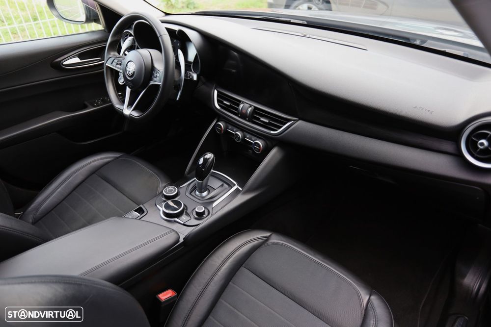 Alfa Romeo Giulia 2.2 D Super AT8 - 15