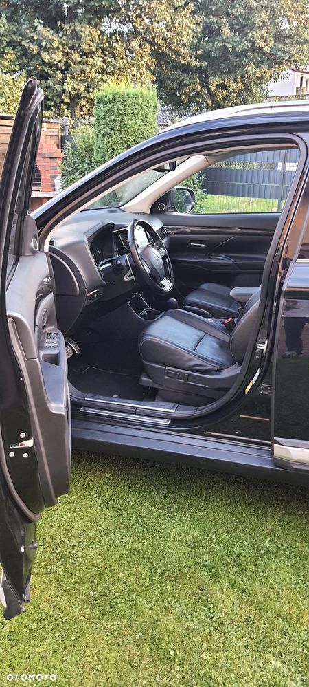 Mitsubishi Outlander - 9