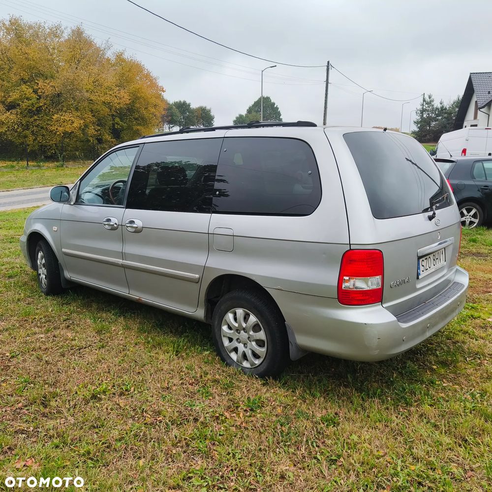 Kia Carnival 2005 photo 4