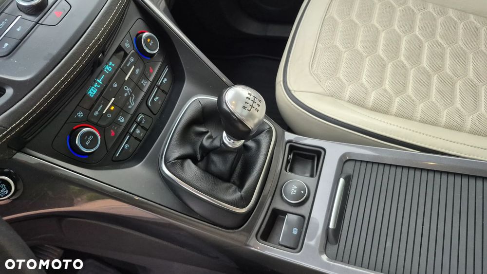 Ford Kuga 2.0 TDCi 2x4 Vignale - 33