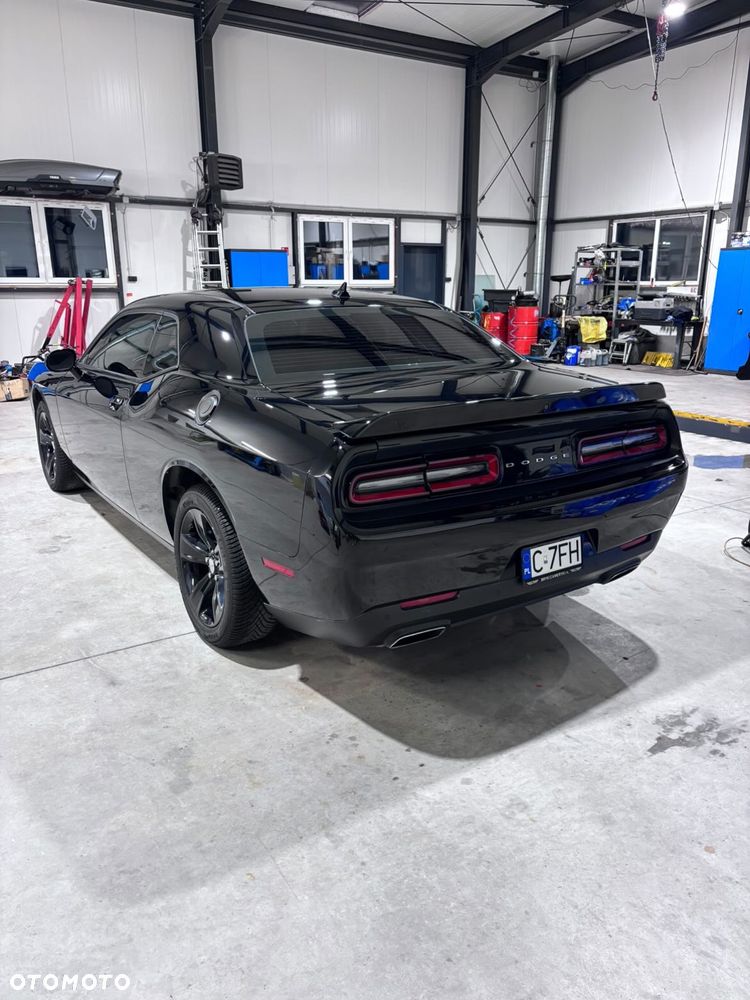 Dodge Challenger - 3