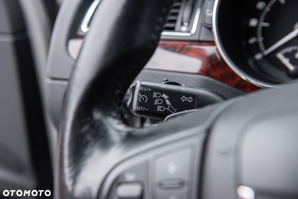 Skoda Superb 2.0 TDI DSG Elegance - 23