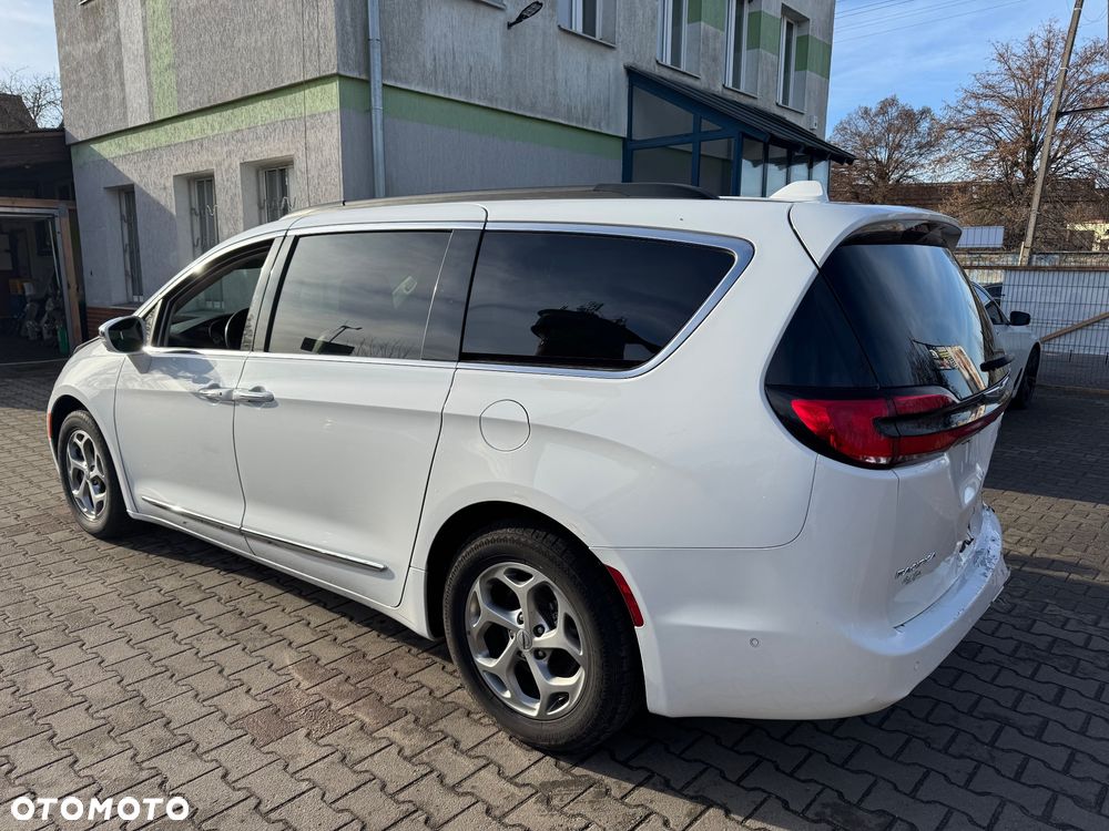 Chrysler Pacifica - 3