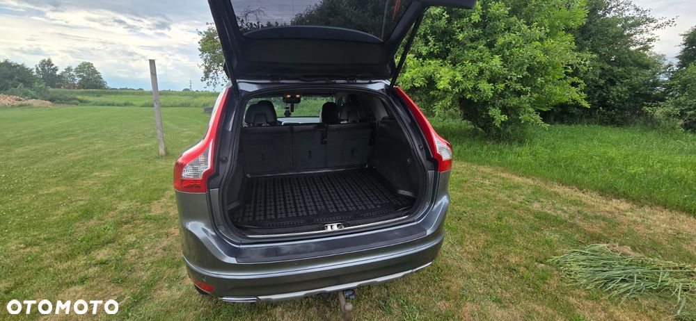 Volvo XC 60 D4 R-Design - 16