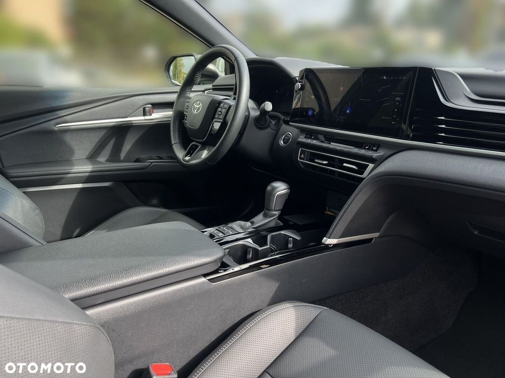 Toyota Camry - 19