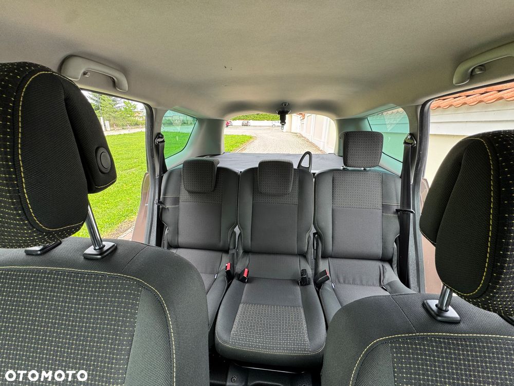 Renault Grand Scenic - 39