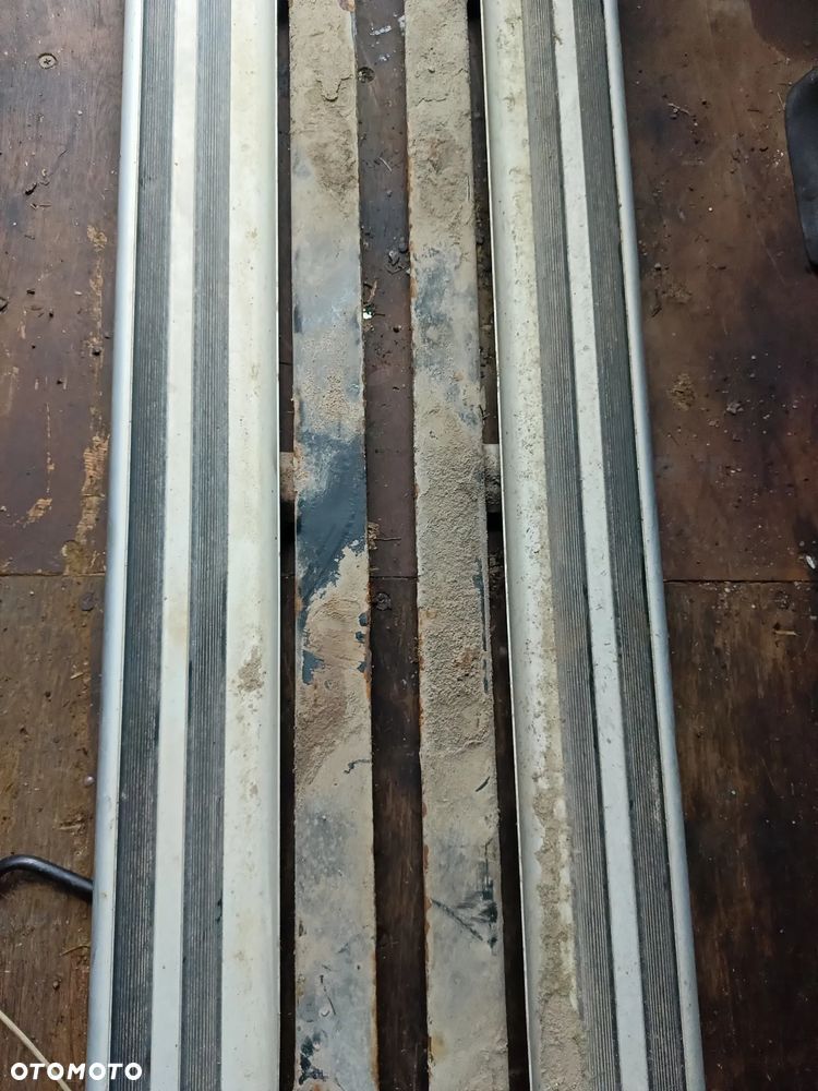 Stopnie boczne orurowanie progi Toyota Rav 4  RAV4 - 3