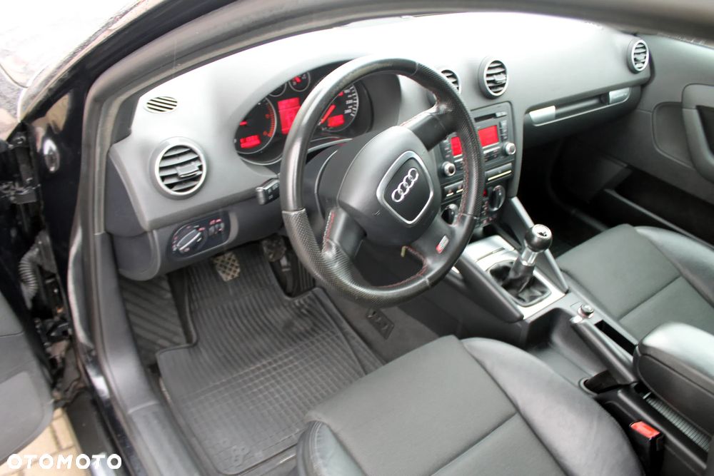 Audi A3 Sportback 2.0 TDI DPF quattro S line Sportpaket plus - 11