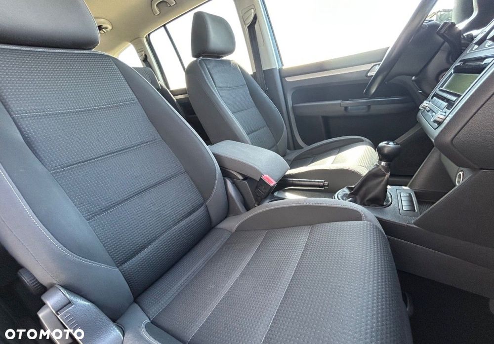 Volkswagen Touran - 9