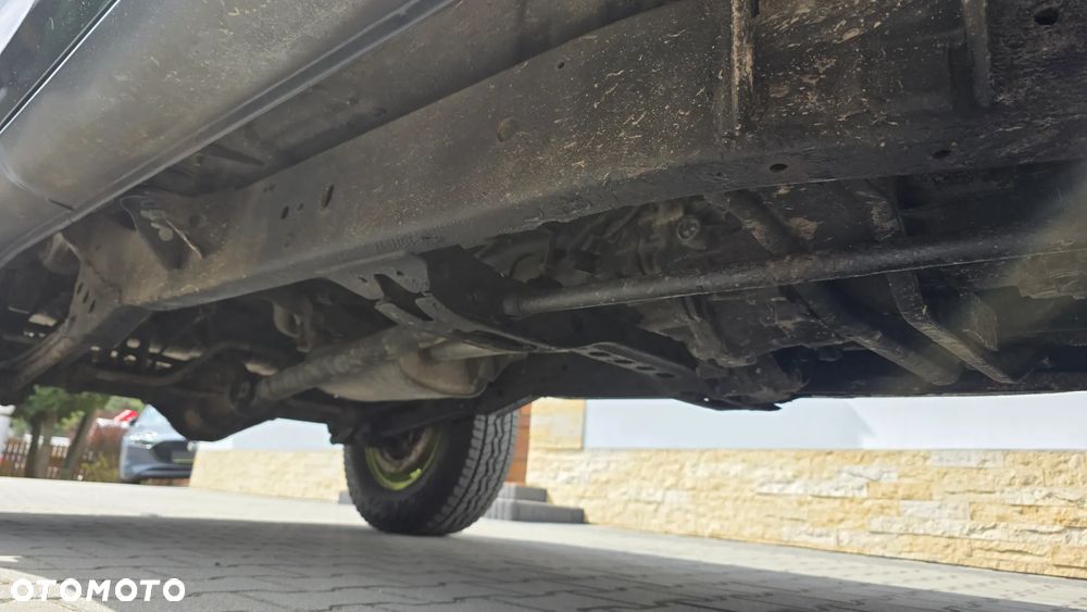 Nissan Terrano 2.7 TDi Comfort - 21