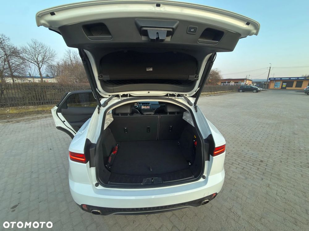 Jaguar E-Pace P250 AWD SE - 27