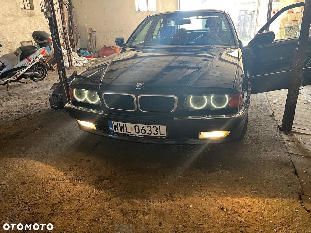 BMW Seria 7 - 17