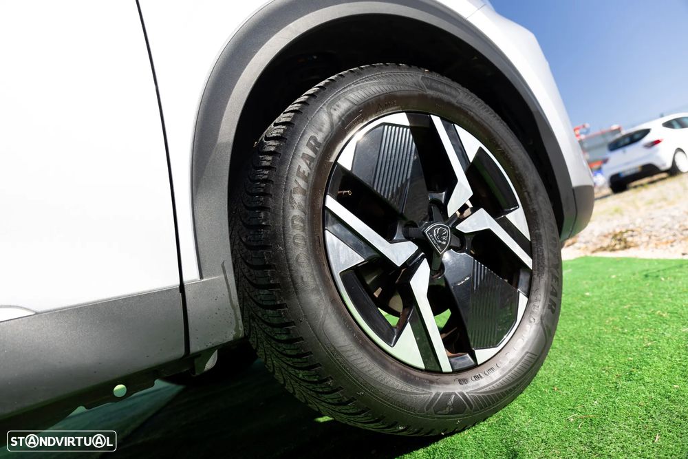 Peugeot 2008 1.2 PureTech Allure Pack - 24