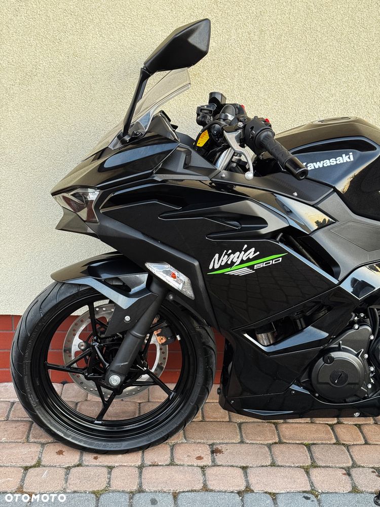 Kawasaki Ninja - 25