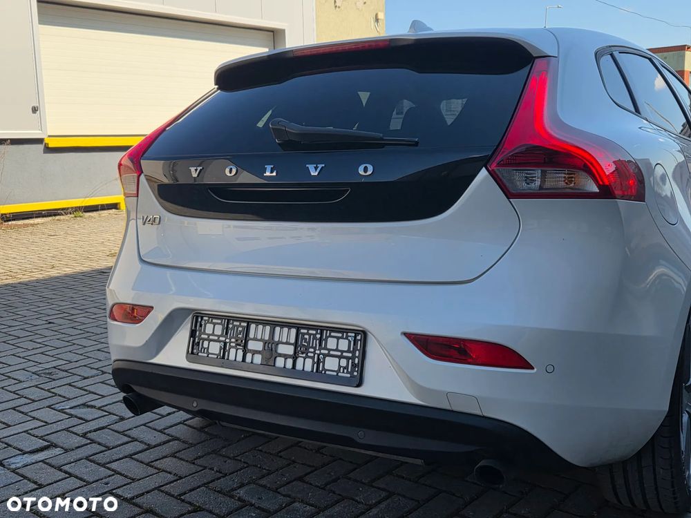 Volvo V40 T2 Summum - 14