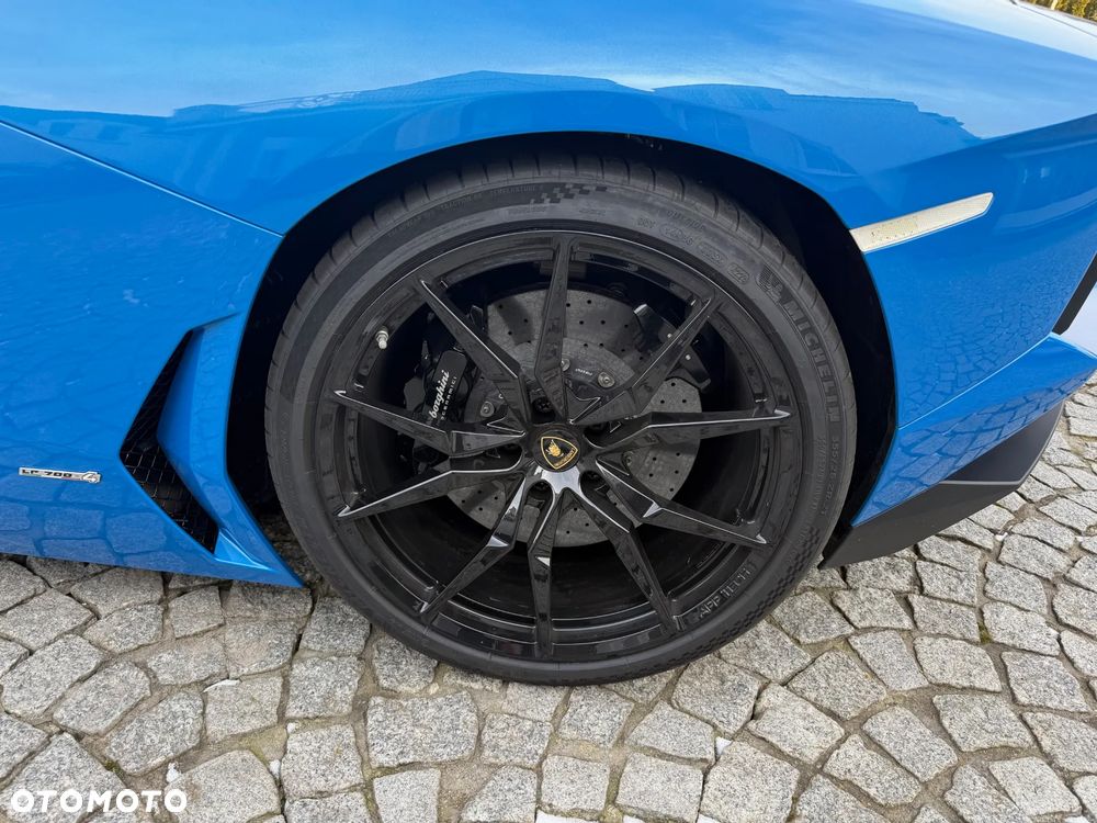 Lamborghini Aventador - 32