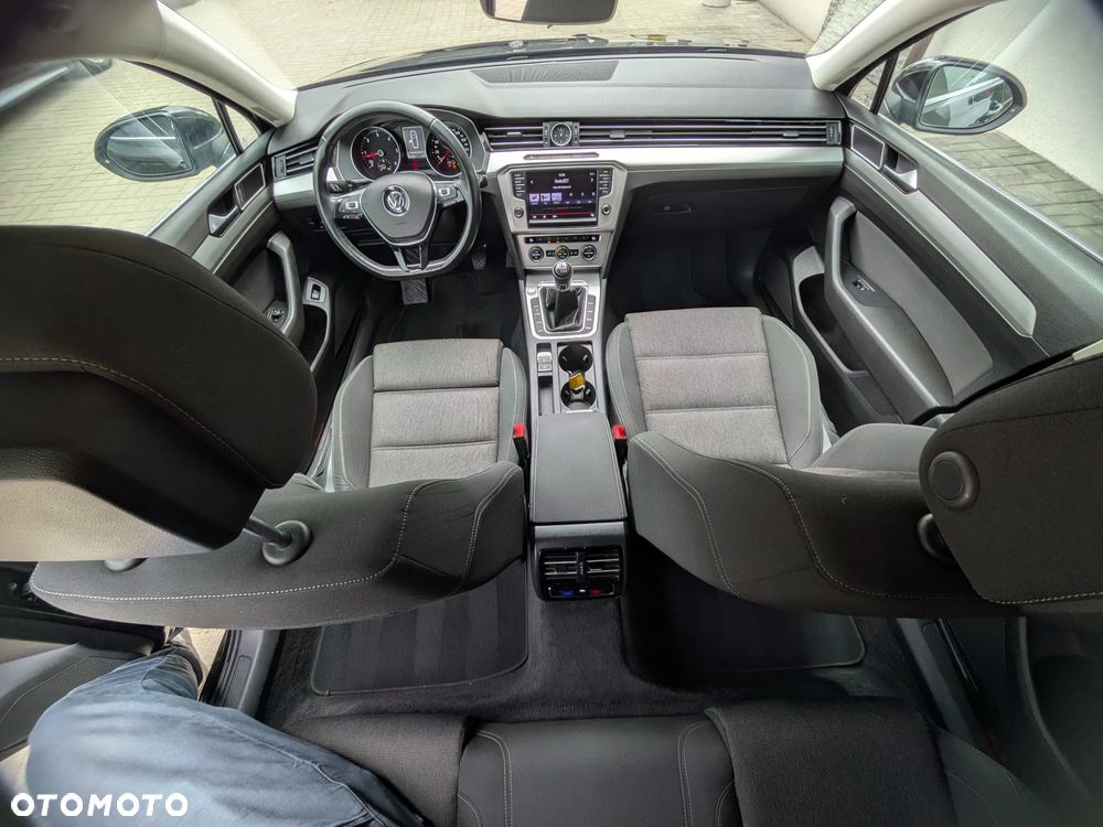 Volkswagen Passat 2.0 TDI (BlueMotion Technology) Comfortline - 16