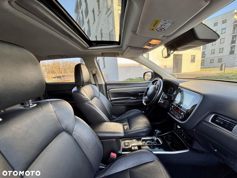Mitsubishi Outlander 2.0 Intense + Navi 4WD CVT - 16