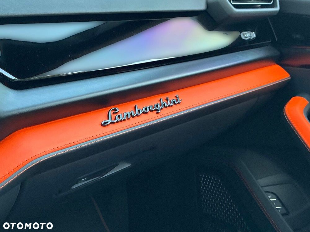 Lamborghini Urus - 15
