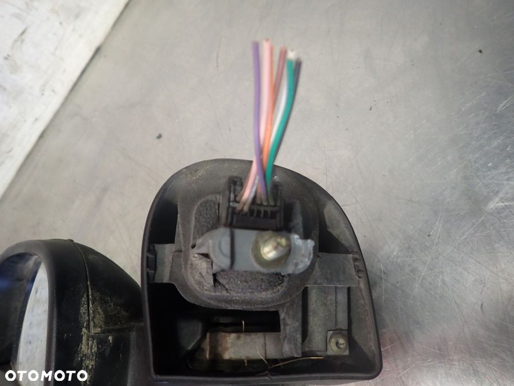 LUSTERKO PRAWE RENAULT TRAFIC II - 4