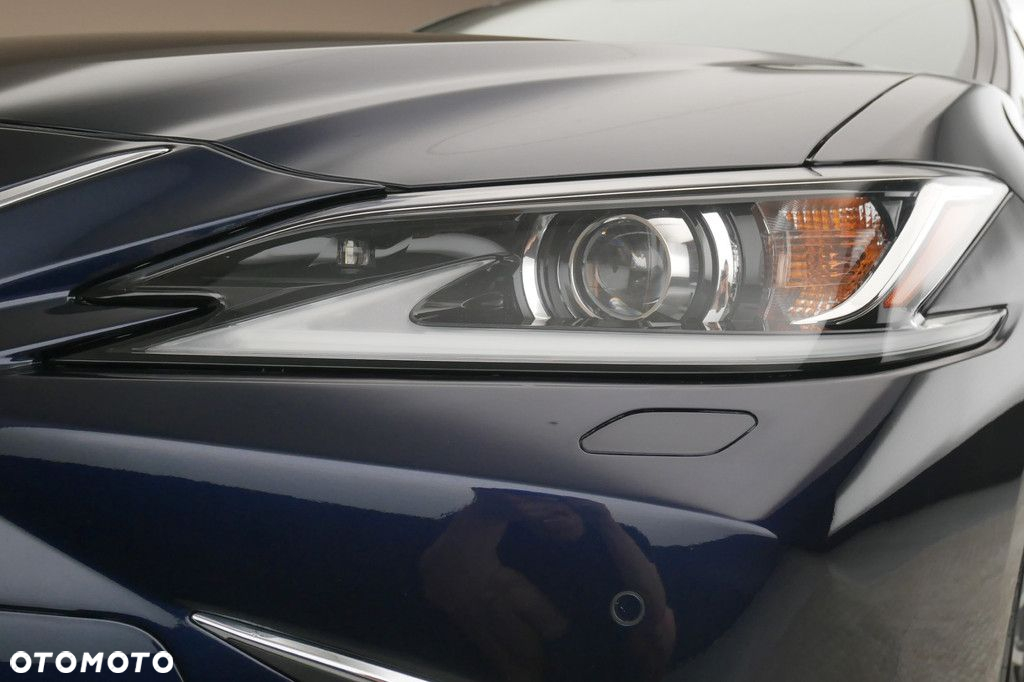 Lexus ES - 13