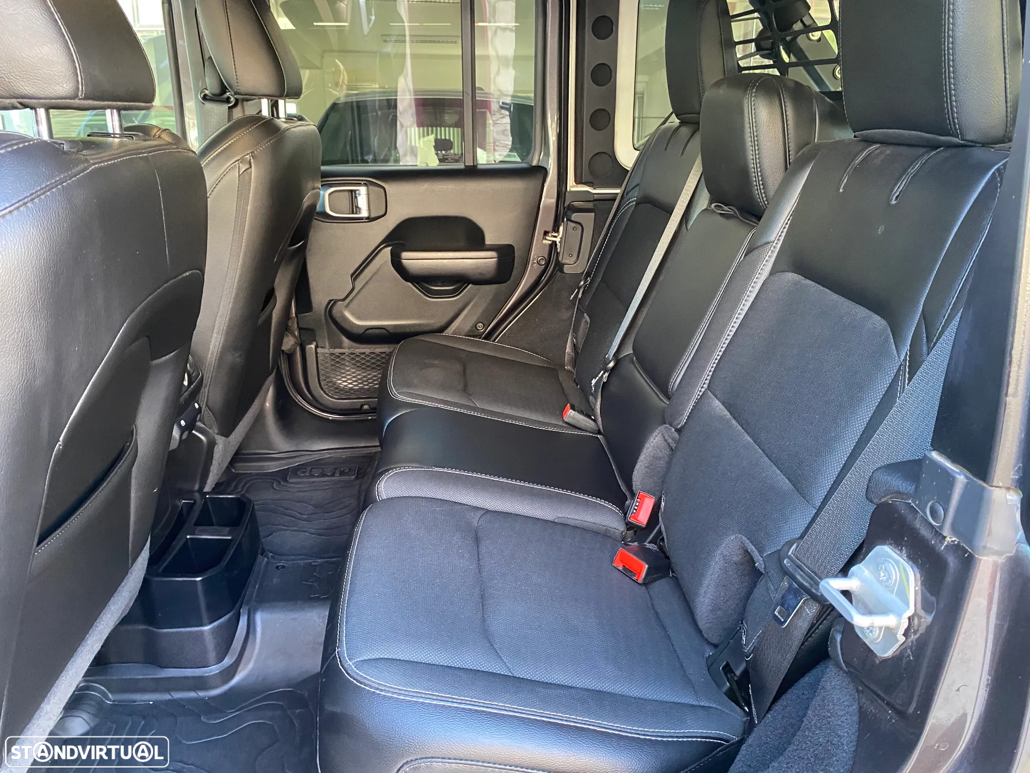 Jeep Wrangler Unlimited 2.2 CRD Sport AT - 42