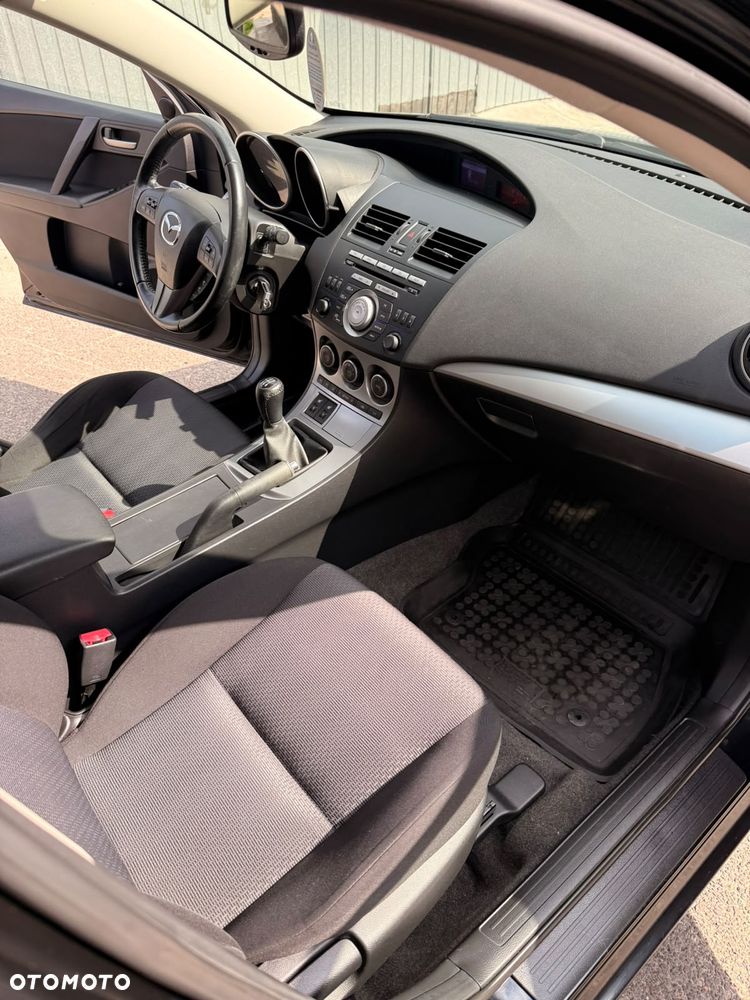 Mazda 3 1.6 Exclusive + - 6