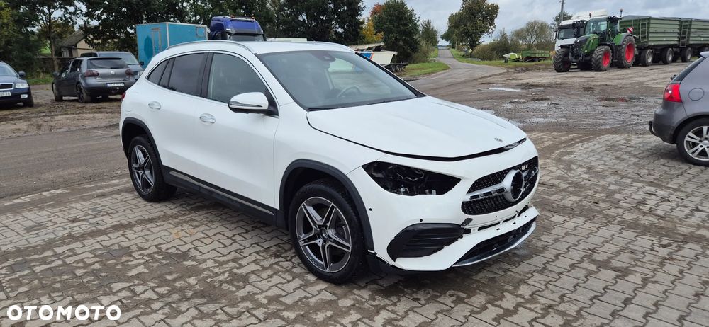 Mercedes-Benz GLA - 1