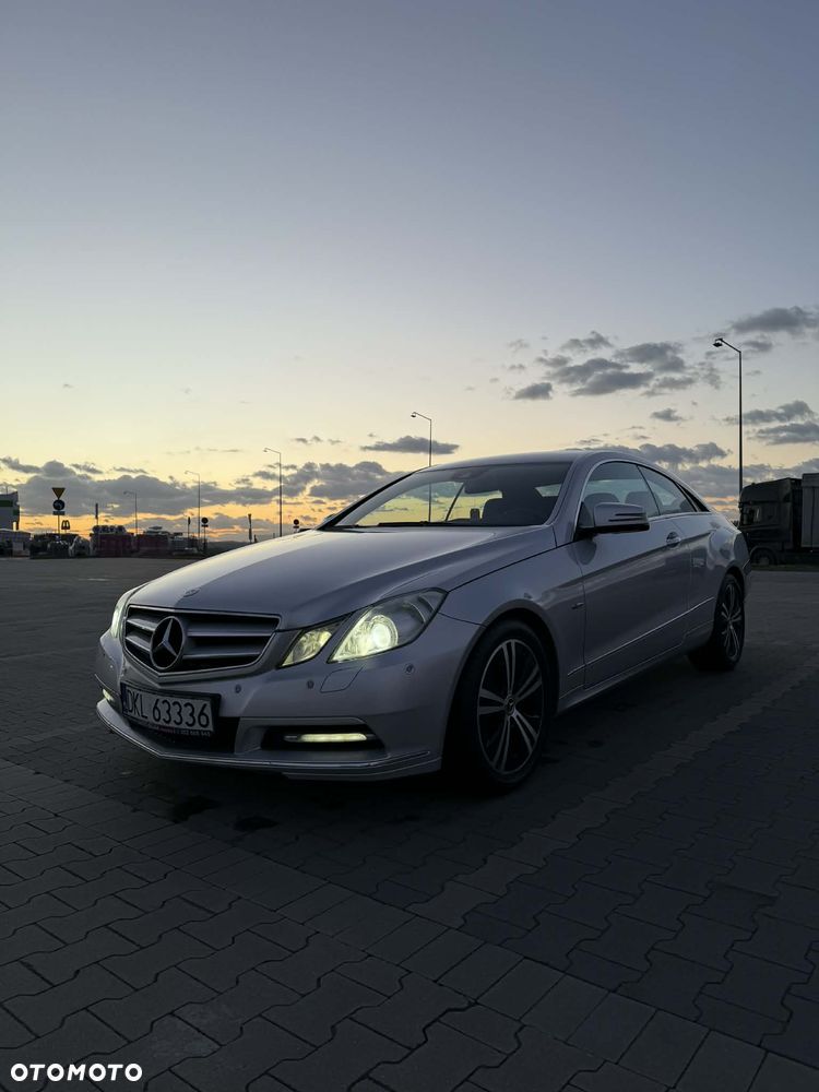 Mercedes-Benz Klasa E 220 CDI DPF BlueEFFICIENCY 7G-TRONIC Avantgarde - 3