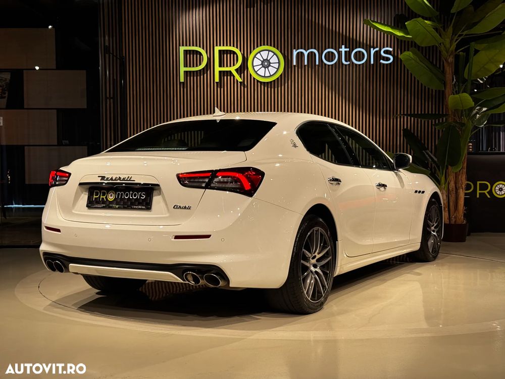 Maserati Ghibli - 8