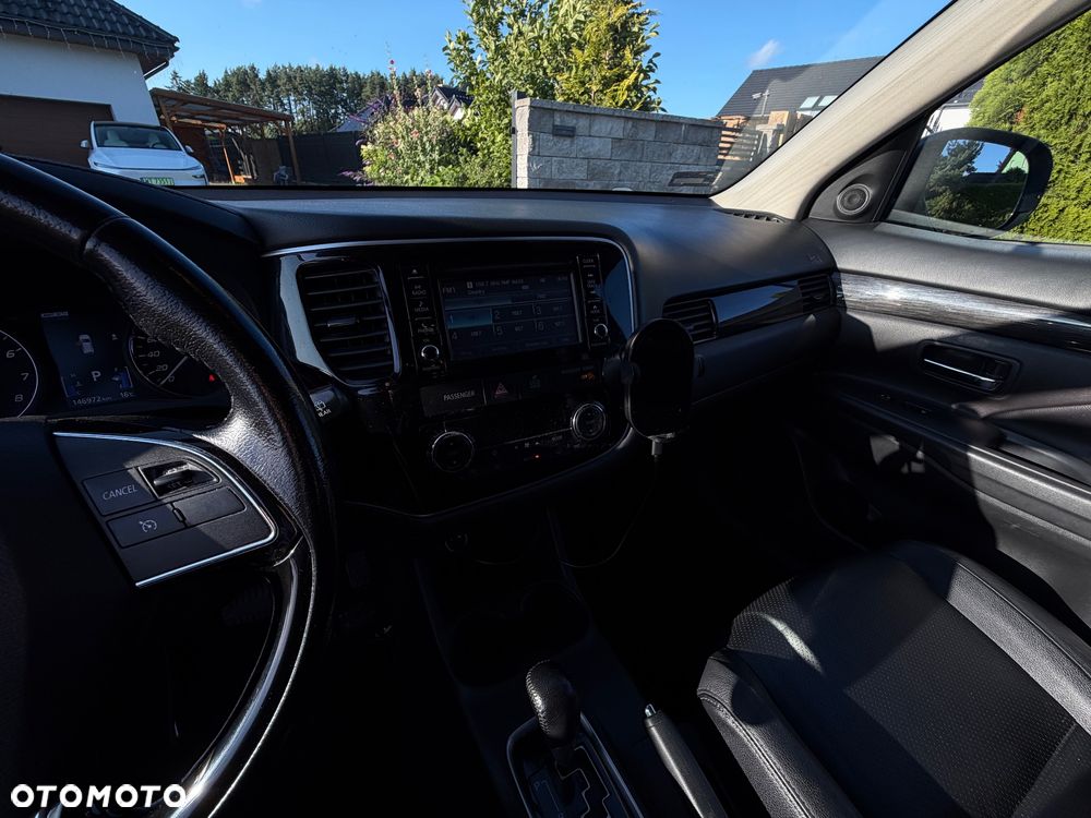 Mitsubishi Outlander - 9