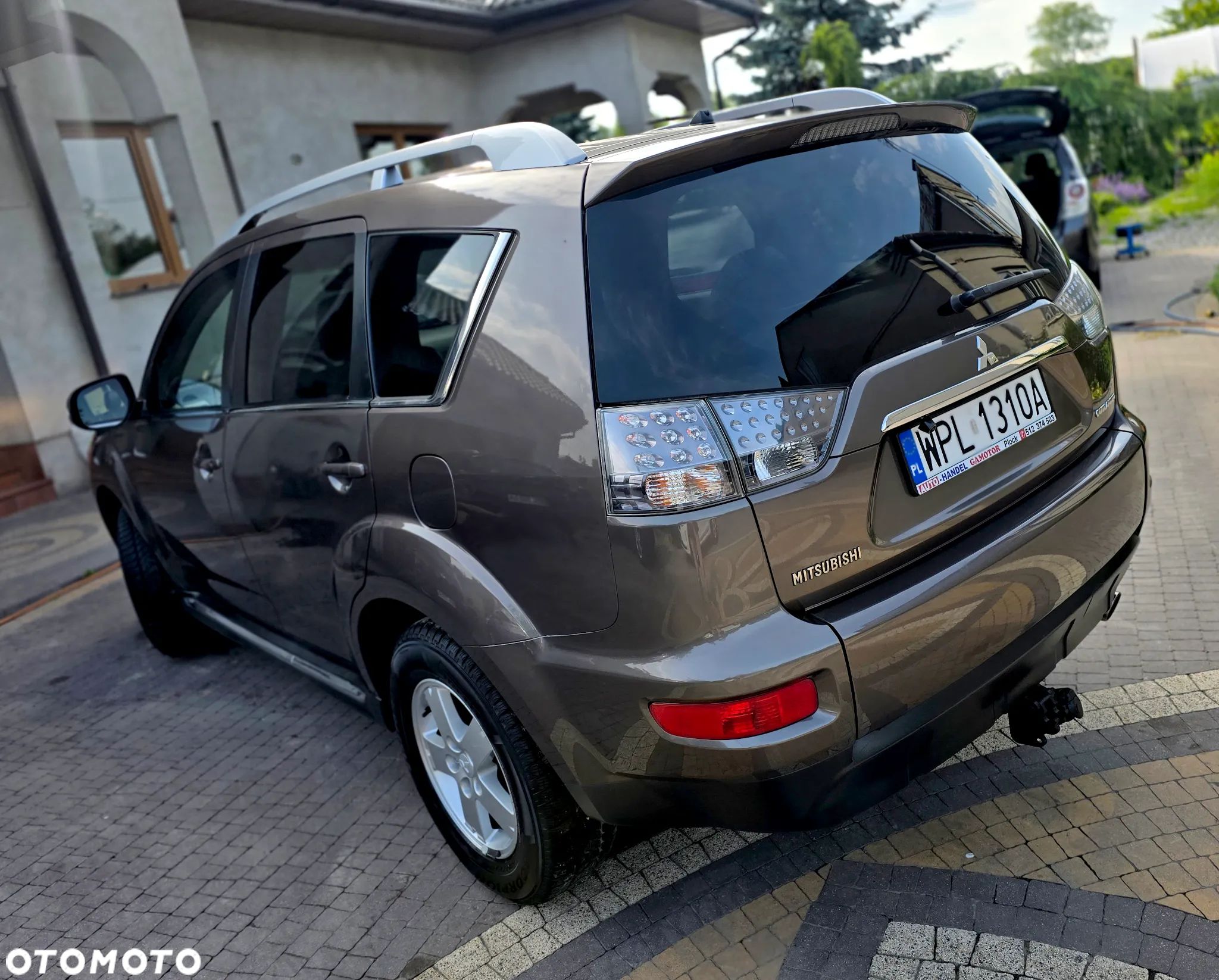 Mitsubishi Outlander - 1