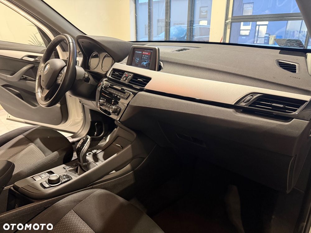 BMW X1 sDrive18i Advantage - 16