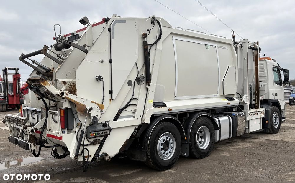 Volvo FM 330 EEV 6x2 / śmieciarka / 3 komory - 4